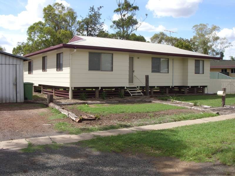 7 Wallace St, Dalby QLD 4405
