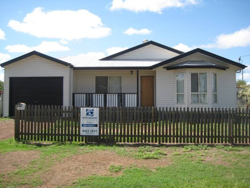 17 O’Keefe Street, Dalby QLD 4405