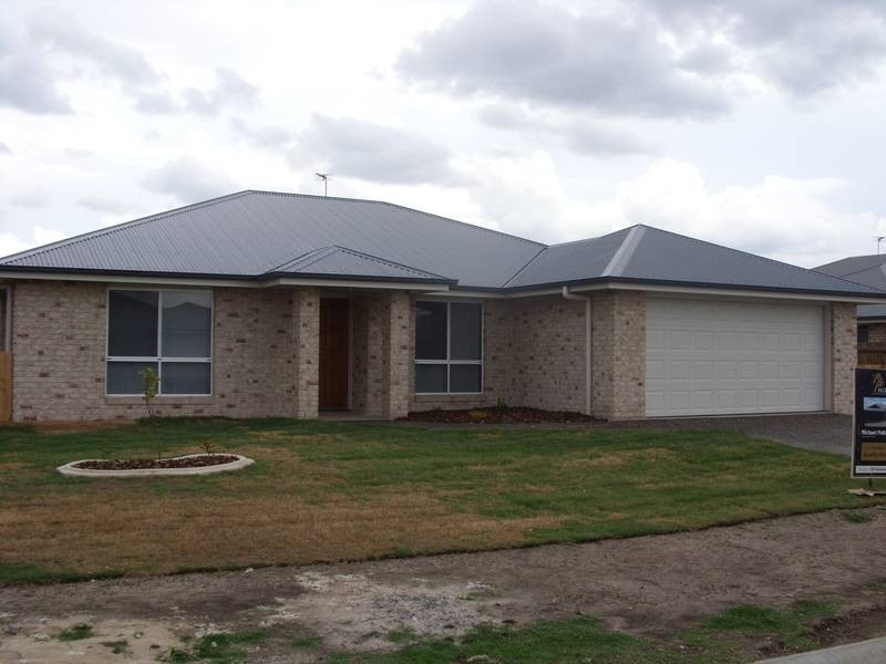 32 Glen Eagles Dr, Dalby QLD 4405