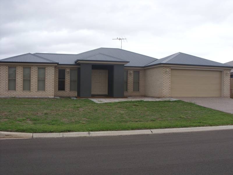 40 Glen Eagles Drive, Dalby QLD 4405