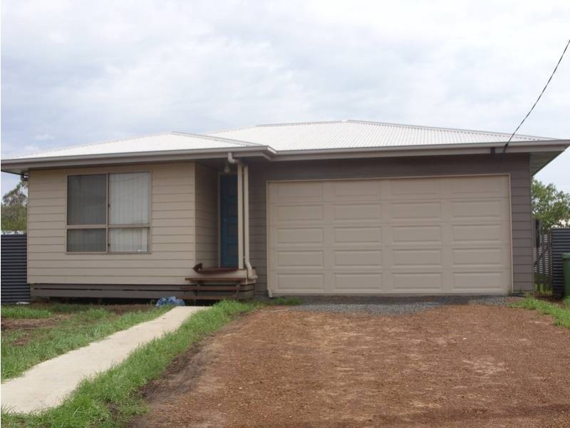 10 Charthom Place, Dalby QLD 4405