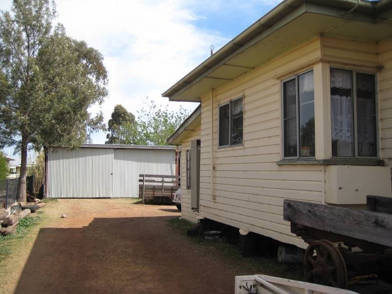 124 Drayton St, Dalby QLD 4405