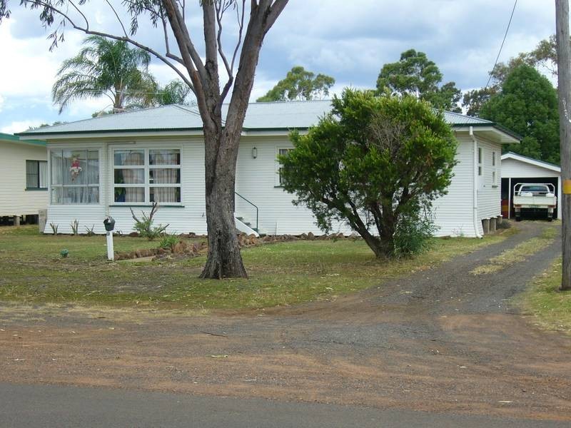 8 Moreton Street, Dalby QLD 4405