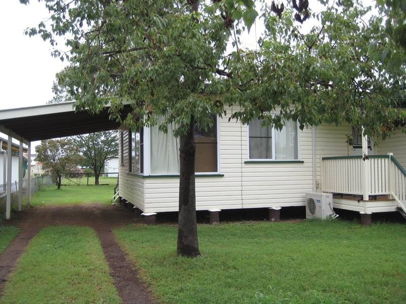 12 Dunmall Street, Dalby QLD 4405