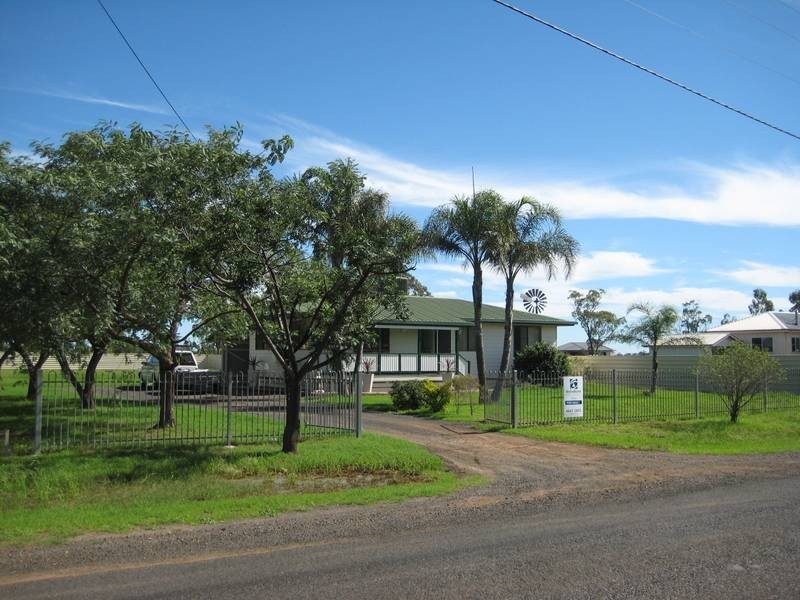 3 Mahon Street, Dalby QLD 4405
