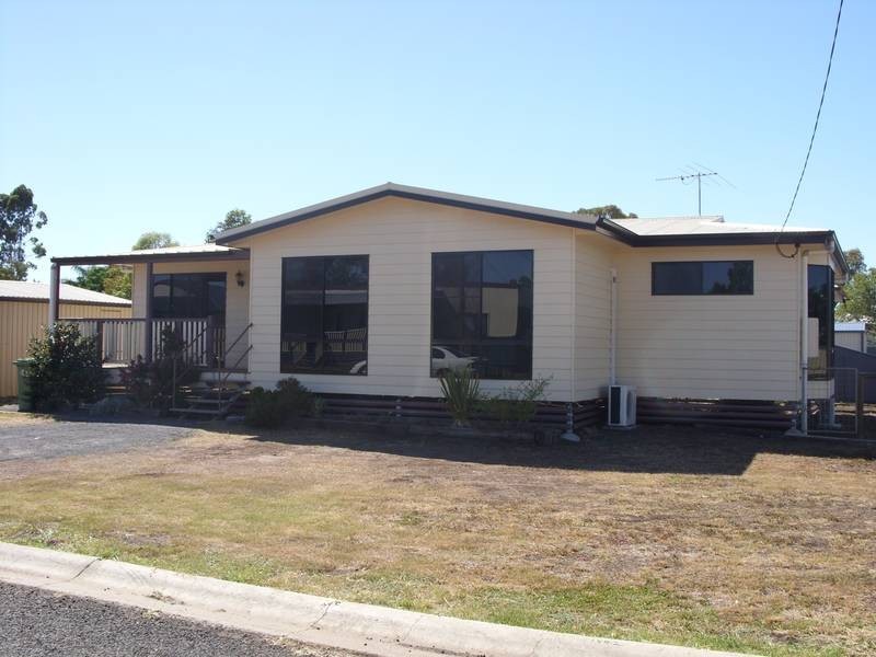 19 Wallace, Dalby QLD 4405