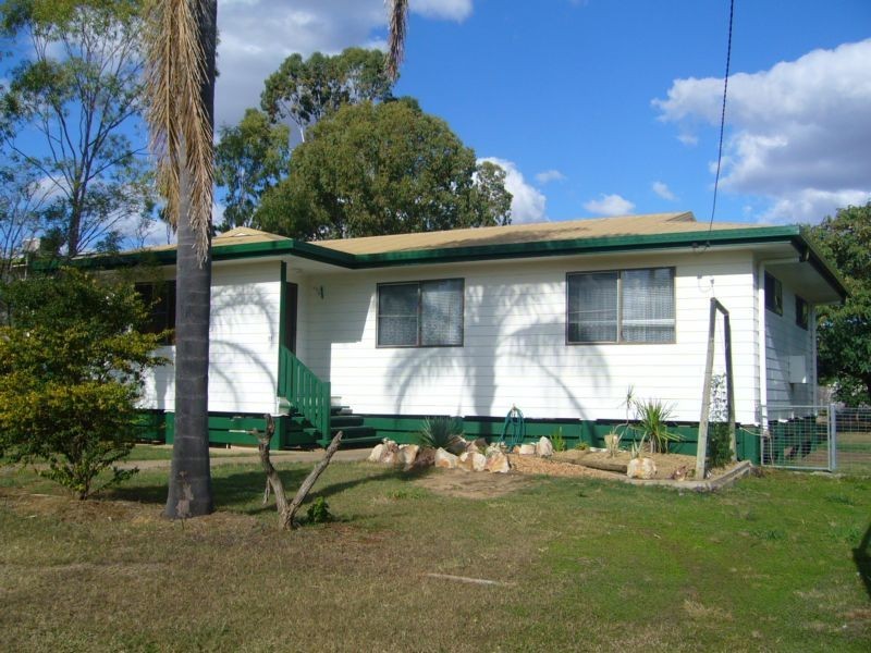 11 Nearhos Street, Dalby QLD 4405