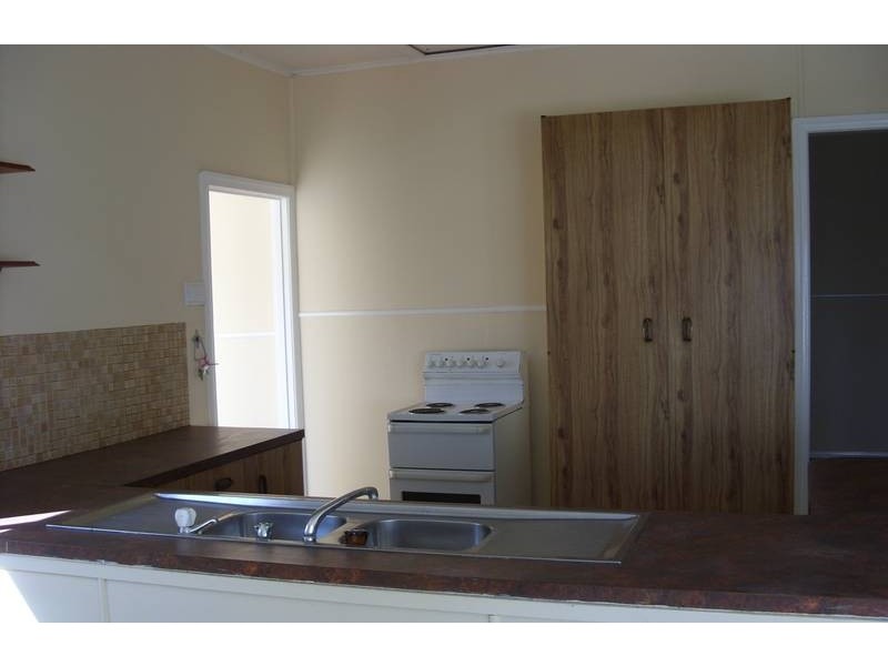 18 Nicholson, Dalby QLD 4405