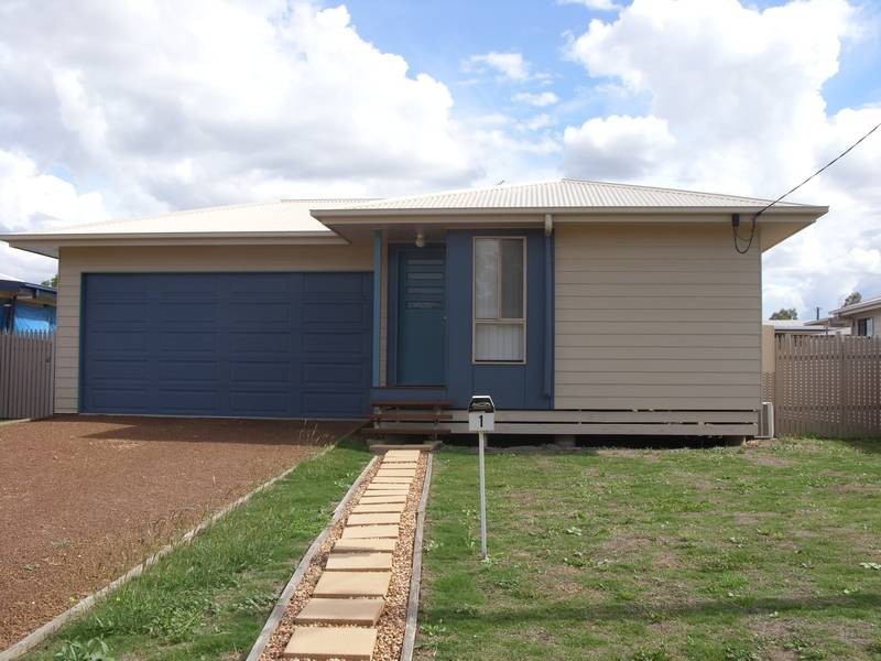 1 Charthom place, Dalby QLD 4405