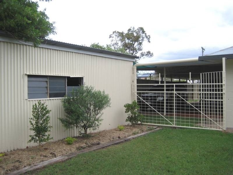 16 Fortescue Street, Dalby QLD 4405
