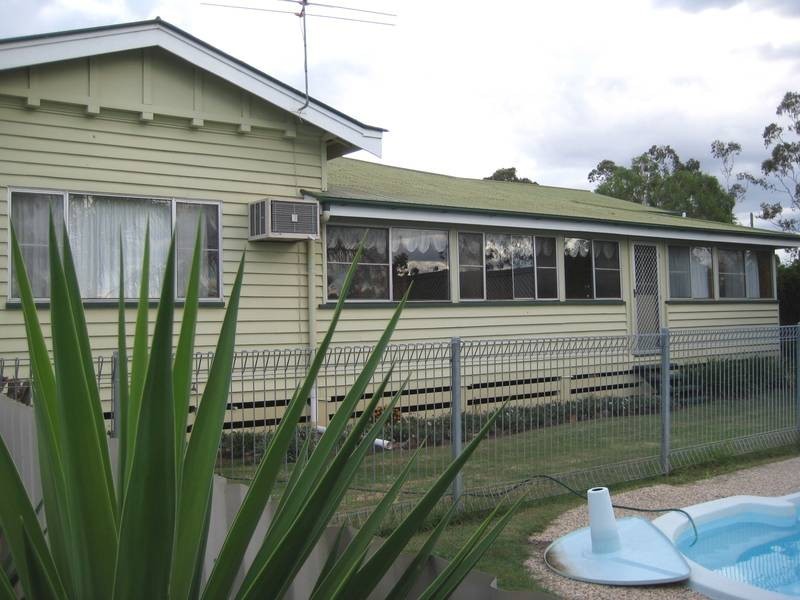 34 Mahon Street, Dalby QLD 4405