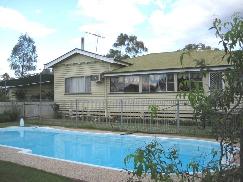 34 Mahon Street, Dalby QLD 4405