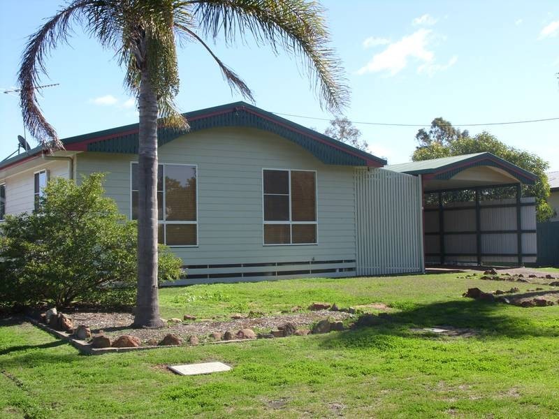 9 Lawson St, Dalby QLD 4405