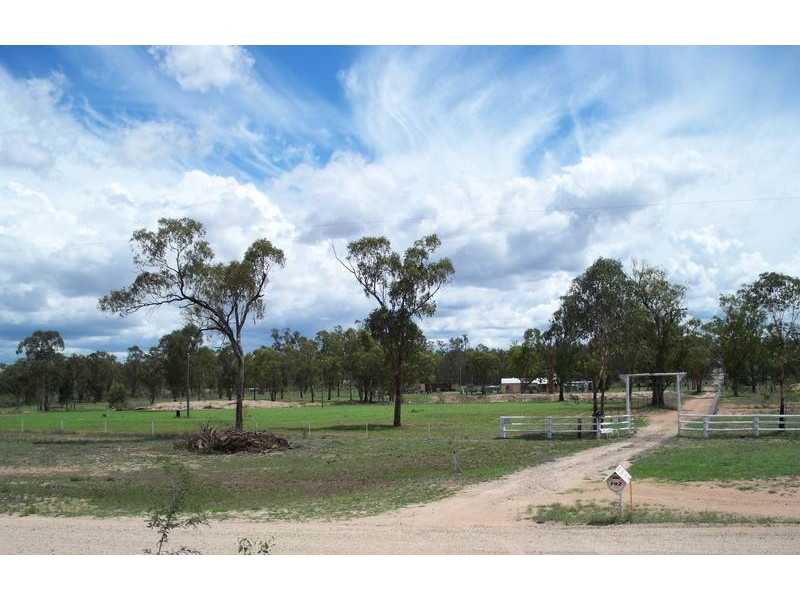 142 Rocky Crescent, Weranga QLD 4405