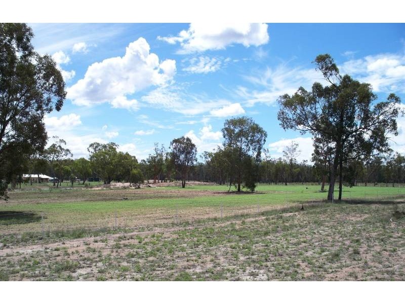 142 Rocky Crescent, Weranga QLD 4405