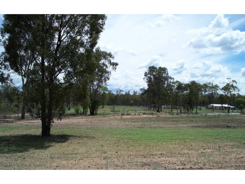 142 Rocky Crescent, Weranga QLD 4405