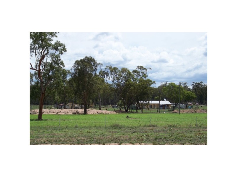 142 Rocky Crescent, Weranga QLD 4405