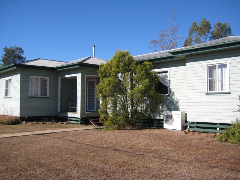 2 Blaxland Rd, Dalby QLD 4405