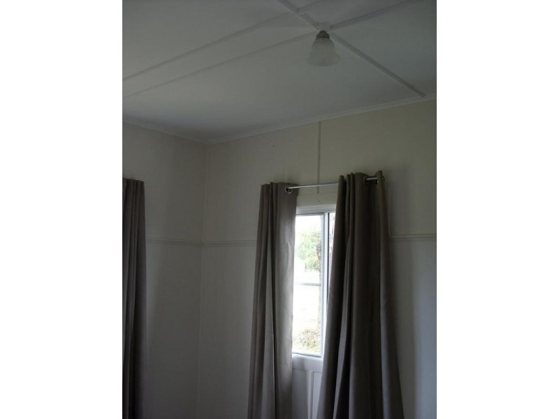 2 Blaxland Rd, Dalby QLD 4405