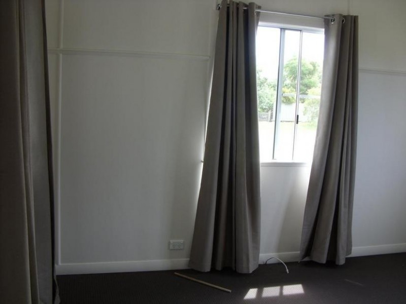 2 Blaxland Rd, Dalby QLD 4405