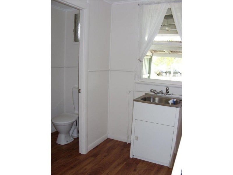 2 Blaxland Rd, Dalby QLD 4405