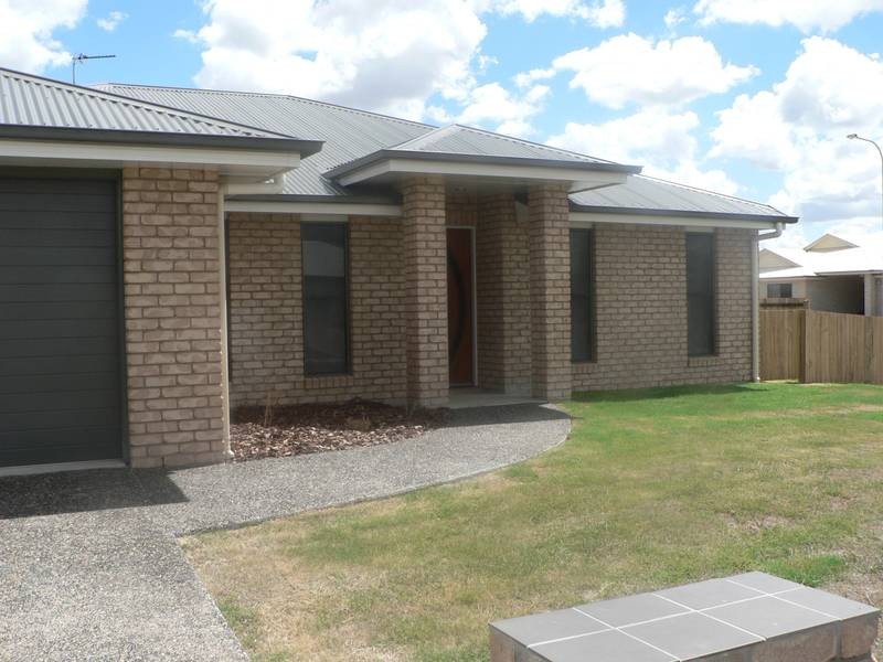 2 Montclair Close, Dalby QLD 4405