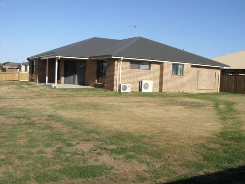 2 Montclair Close, Dalby QLD 4405