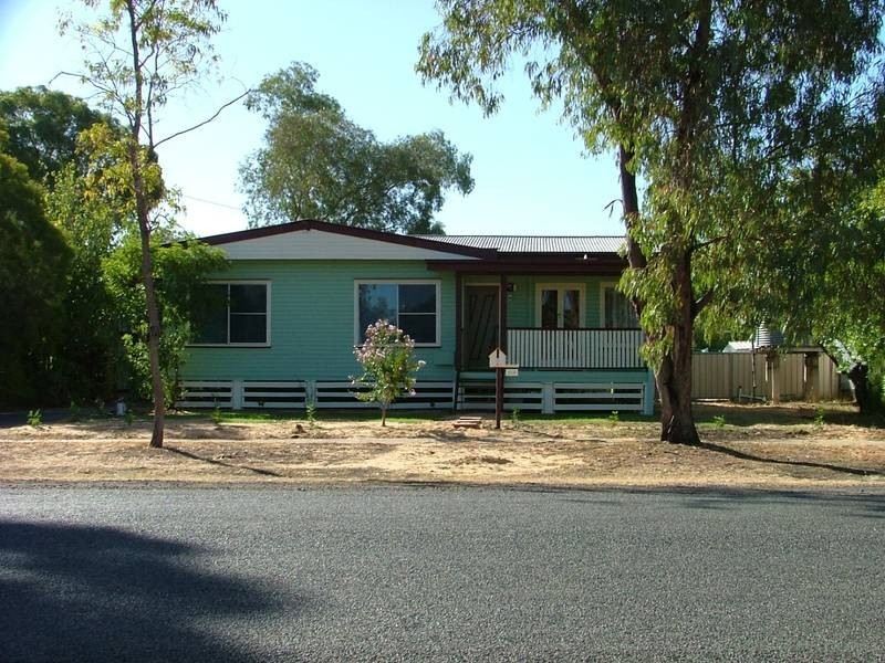 138 Pratten St, Dalby QLD 4405