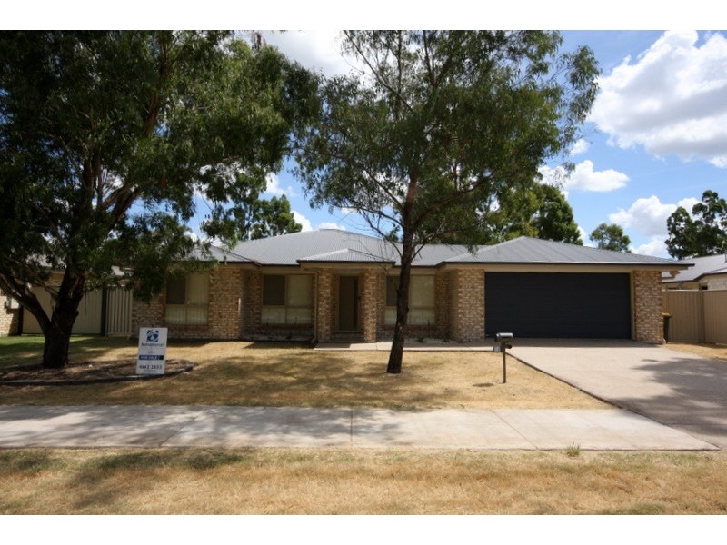 60 Edward Street, Dalby QLD 4405