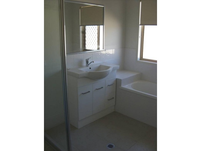 18 Gosden Drive, Dalby QLD 4405