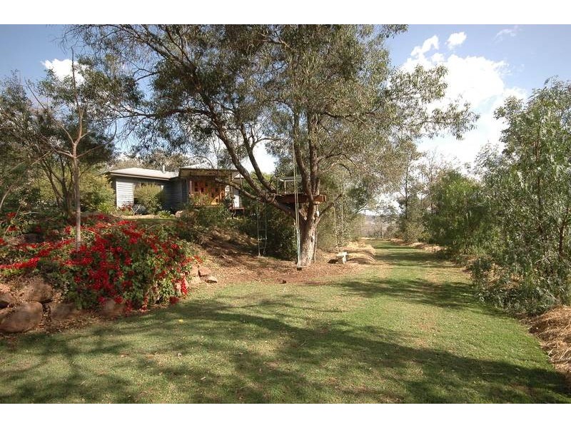 317 Beauaraba Rd, Biddeston QLD 4401