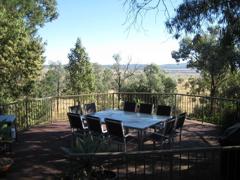 317 Beauaraba Rd, Biddeston QLD 4401