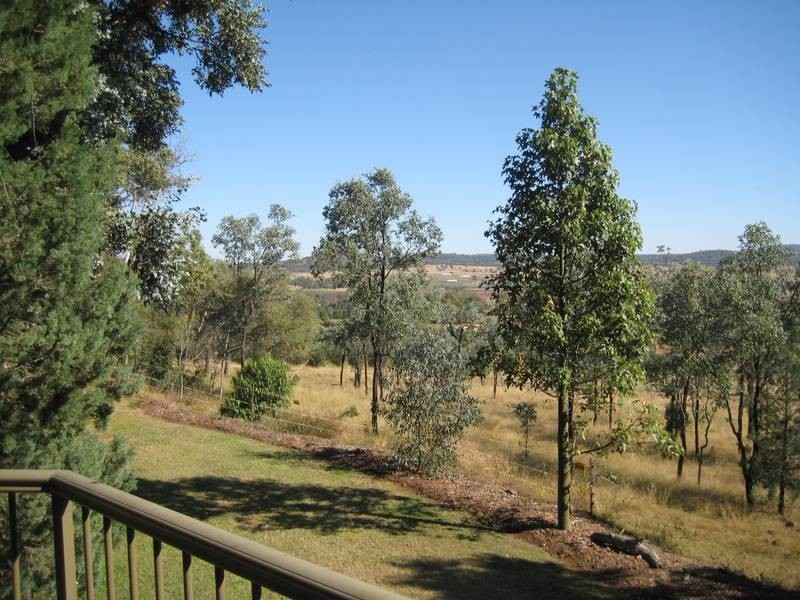 317 Beauaraba Rd, Biddeston QLD 4401
