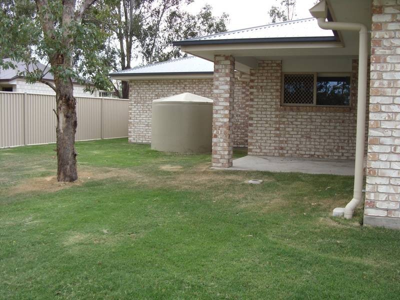 60 Edward St, Dalby QLD 4405