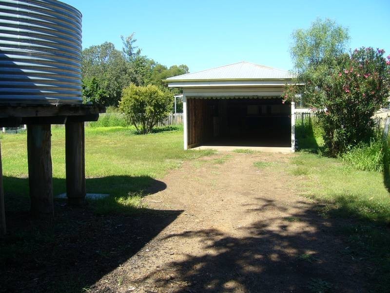 4 Drury Street, Dalby QLD 4405
