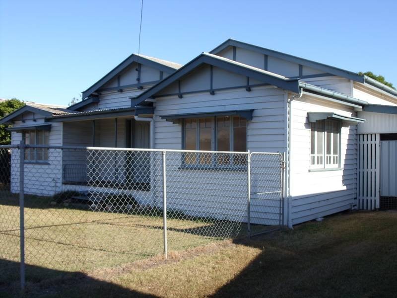 78 Drayton St, Dalby QLD 4405