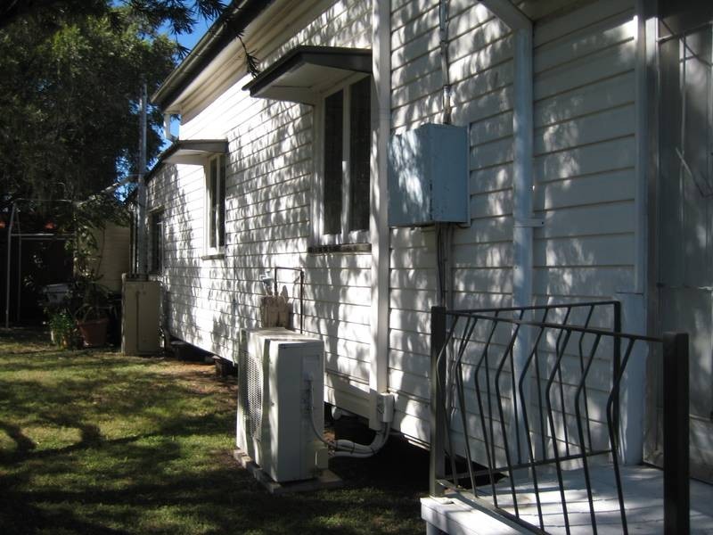 11 Knowles Street, Dalby QLD 4405