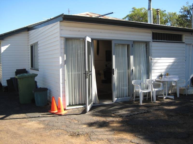 11 Knowles Street, Dalby QLD 4405