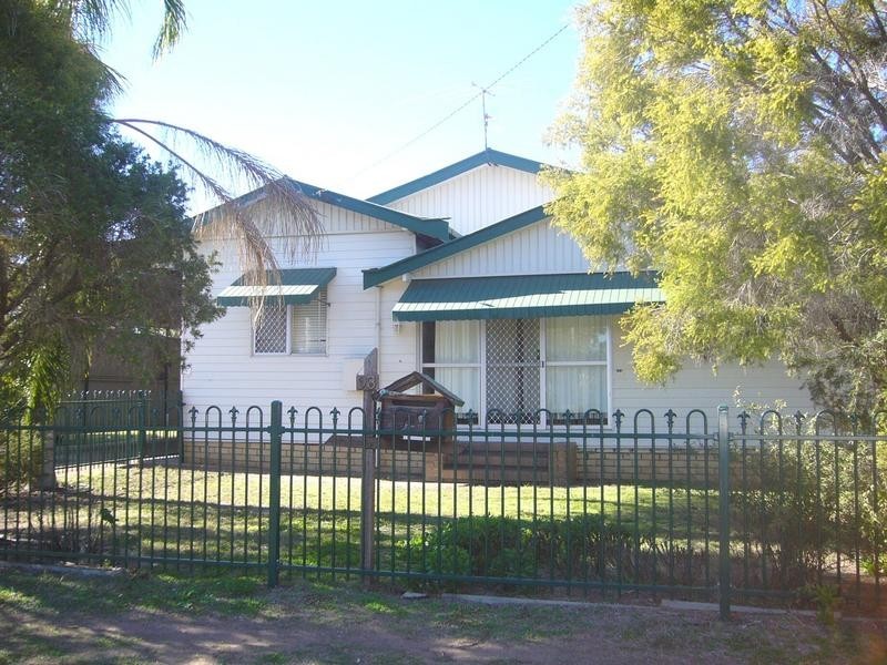 93 Edward Street, Dalby QLD 4405