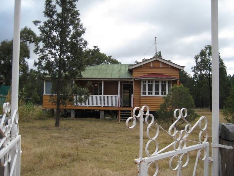 176 Church Road, Kogan QLD 4406