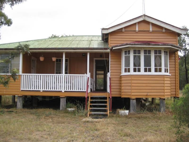 176 Church Road, Kogan QLD 4406