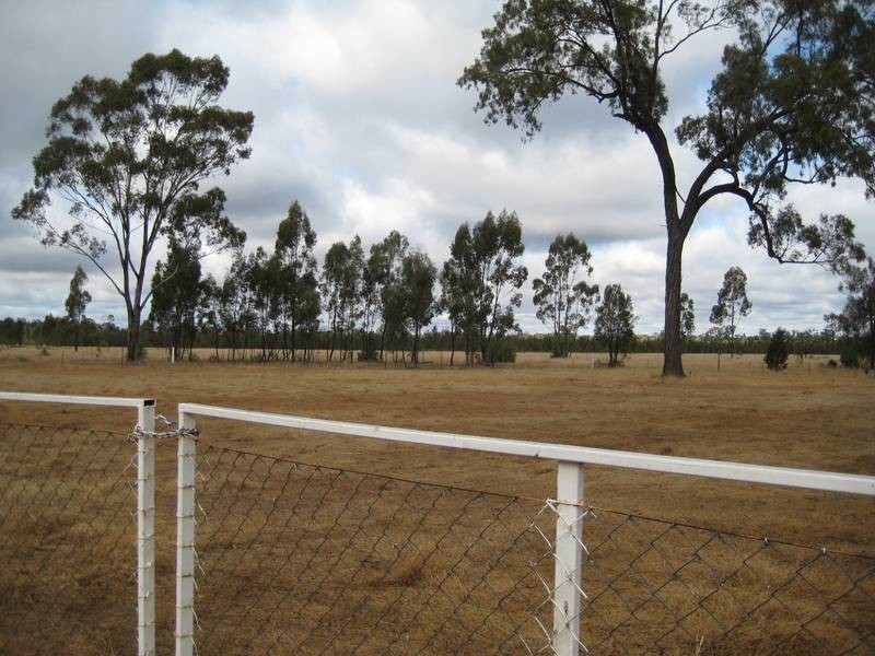 176 Church Road, Kogan QLD 4406