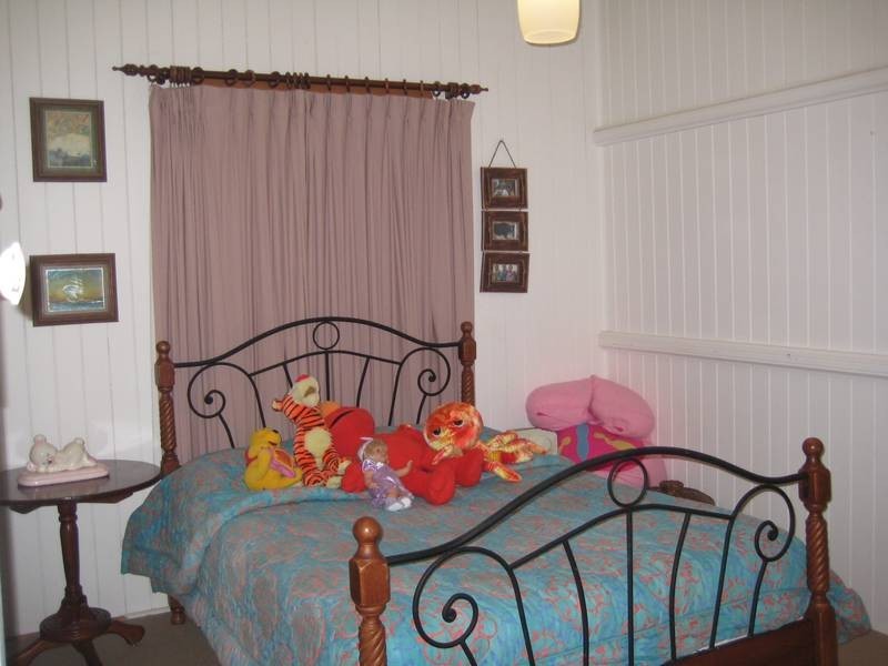 16 Pratten Street, Dalby QLD 4405