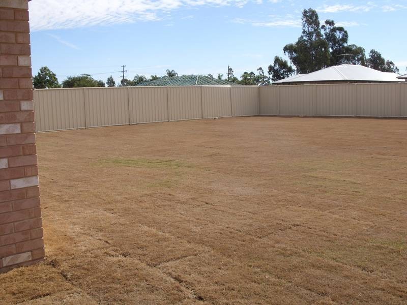 5 Barry Place, Dalby QLD 4405