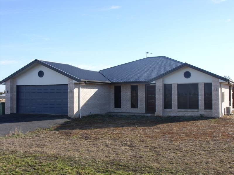 25 Vanessa Drive, Dalby QLD 4405