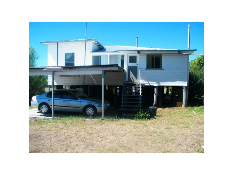 9 Bell Street, Dulacca QLD 4425