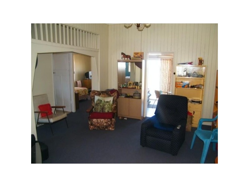 9 Bell Street, Dulacca QLD 4425