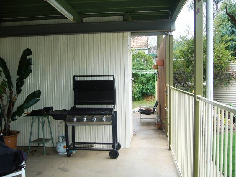 33 Bunya Street, Dalby QLD 4405