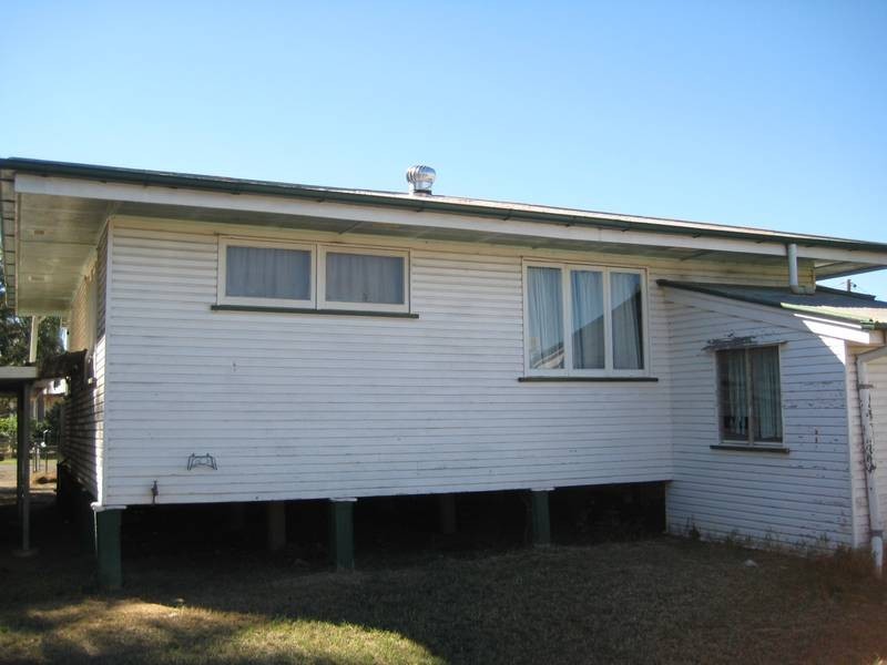 8 Jessop Street, Dalby QLD 4405