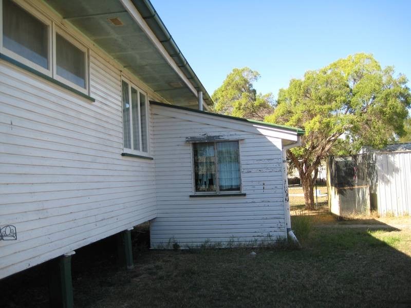 8 Jessop Street, Dalby QLD 4405